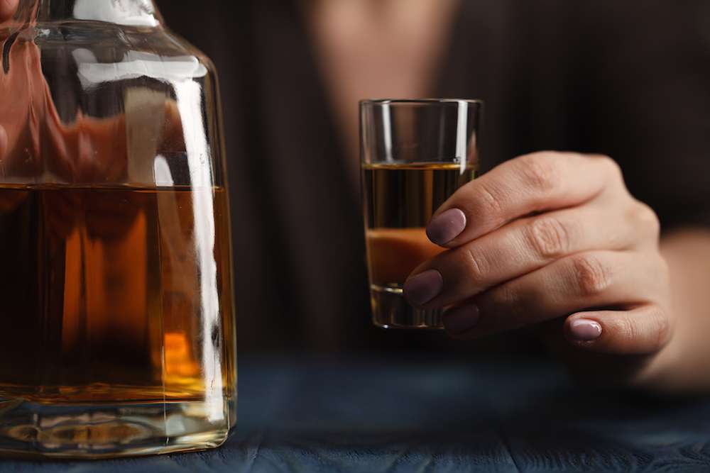 A law banning the purchase of alcohol for women is abolished… then restored